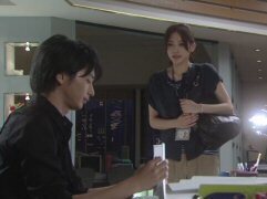 ホタルノヒカリ2綾瀬はるか向井理濃い色の洋服.jpg