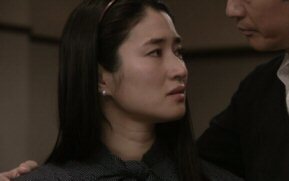 不毛地帯言葉をかけられる小雪.jpg